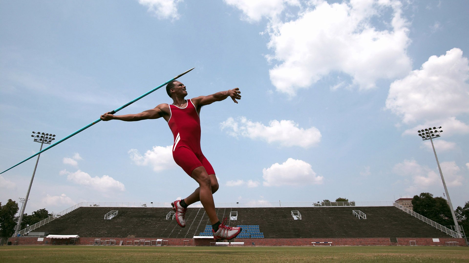 中国足球青少年足球培训项目全面升级,青少年足球培训营