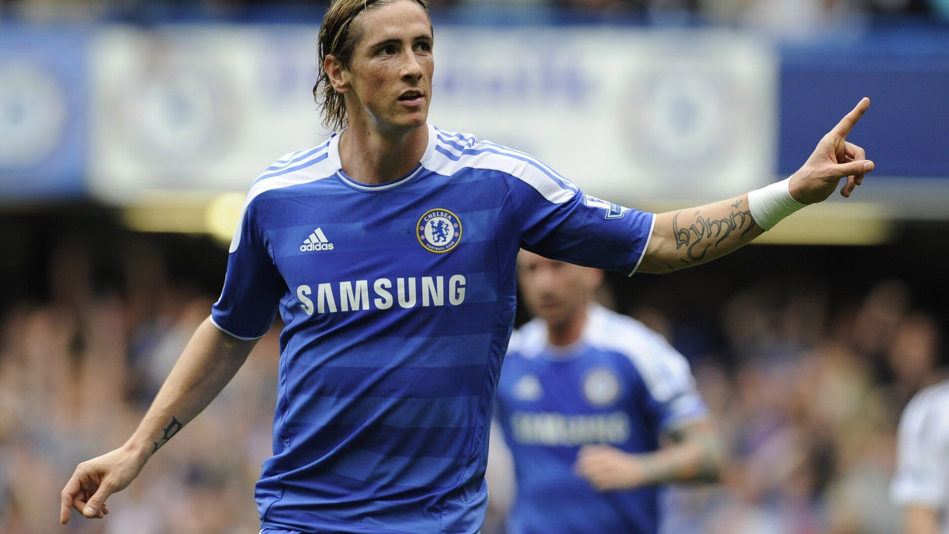 福特的球场智慧和全局把控让全黑队的攻防更加有序，福特中心球场