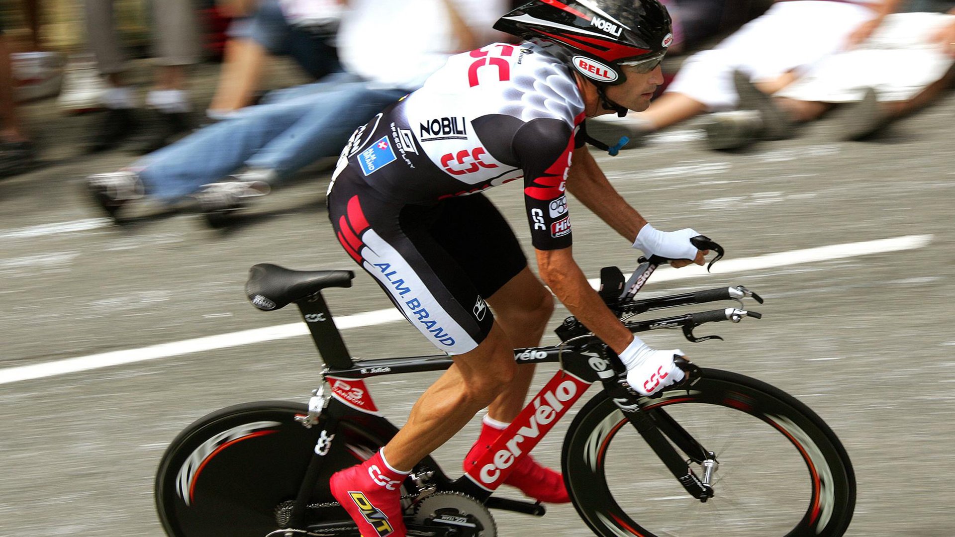 _跨界运动＋舞台剧：艺术与运动的创新融合_，舞台剧创意